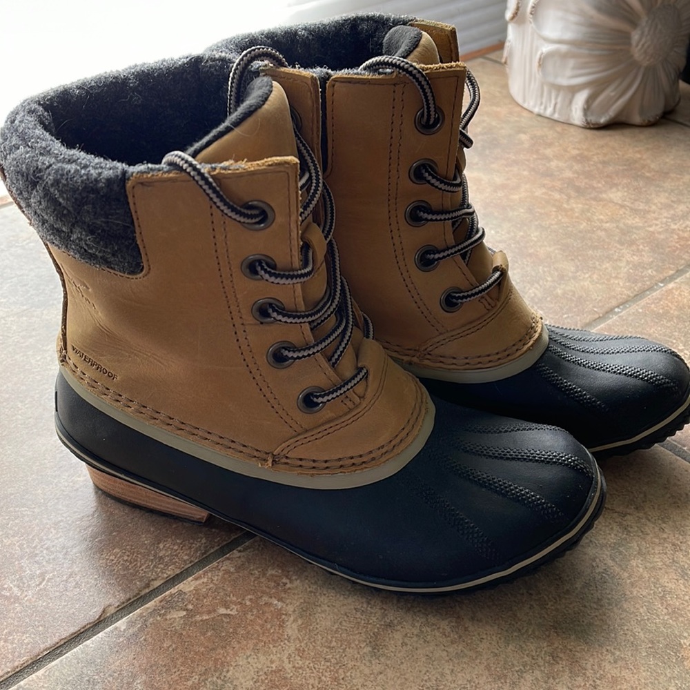 Sorel boots NIB ~ 8